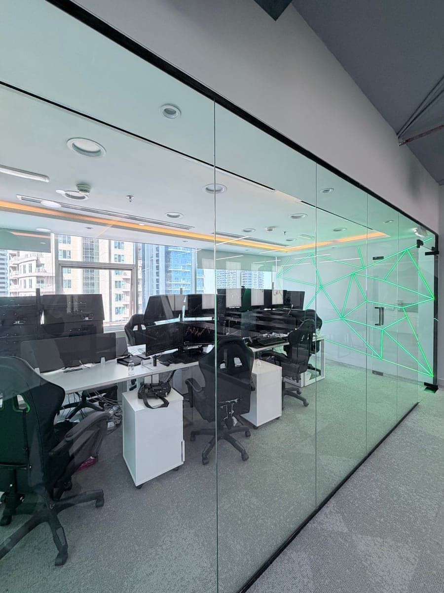 Dubai office life
